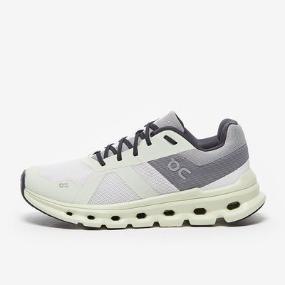 On cloudrunner Frost/aloe